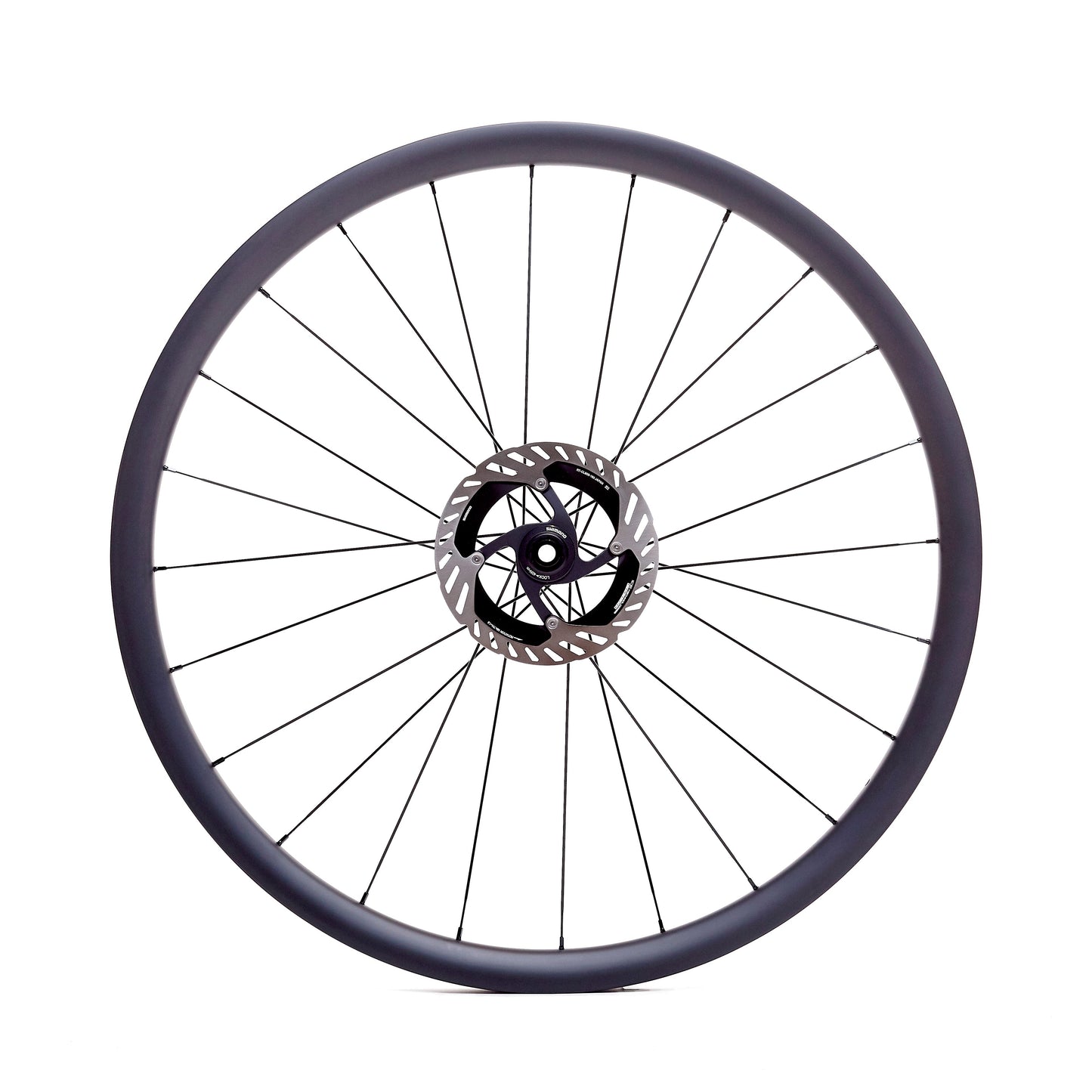 Rueda de carbono 30mm para gravel, perfil de 30mm para ligereza y estabilidad, construcción en Toray T800 y tecnología Tubeless Ready para rendimiento superior a bajas presiones.