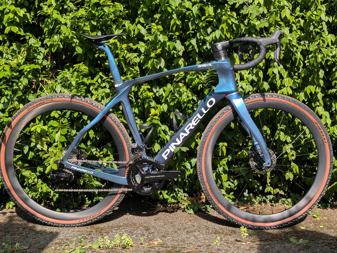 Pinarello Grevil con ruedas gravel 40mm Neruwheels