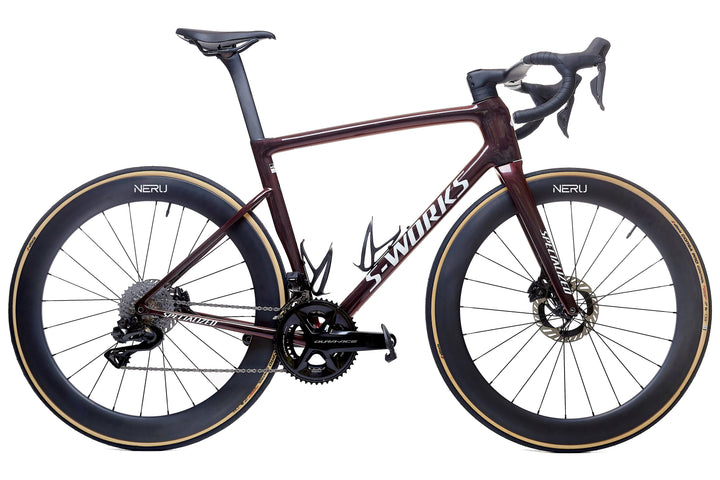 Ruedas de carbono aero NERU 60mm montadas en Specialized Tarmac SL8 con cubiertas Vittoria Corsa