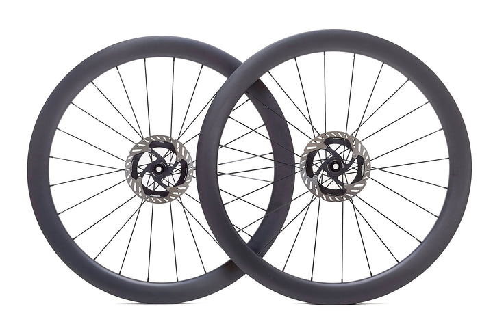 Par de ruedas de carbono NeruWheels para gravel, perfil aero rodador de 50 mm, tubeless ready y bujes Ratchet System