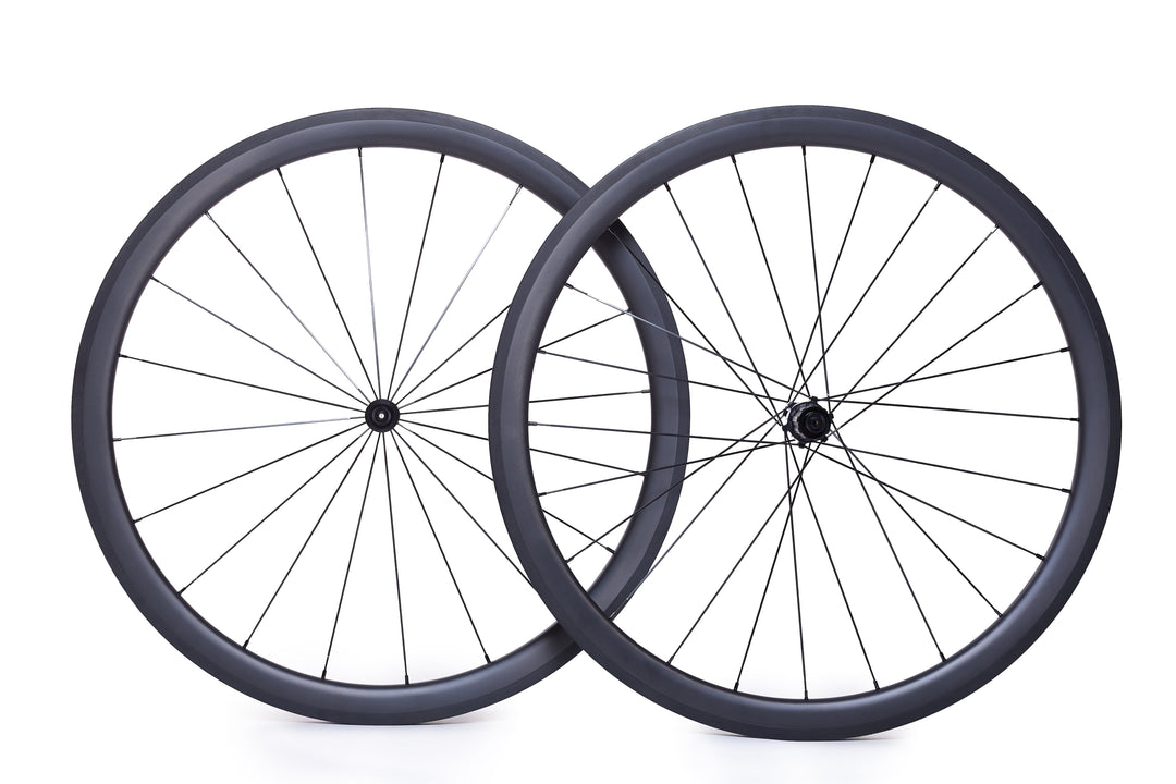 Par de ruedas de carbono NeruWheels para freno de zapata, perfil de 40 mm, pista de frenado en carbono y bujes Ratchet System